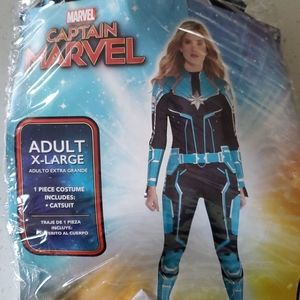 Captain Marvel- XL